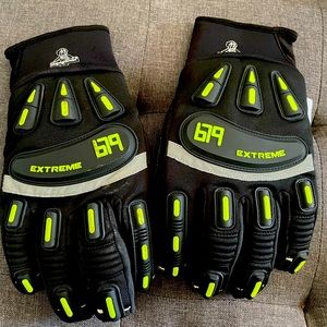 Construction grade Refrigiwear extreme cold weather gloves